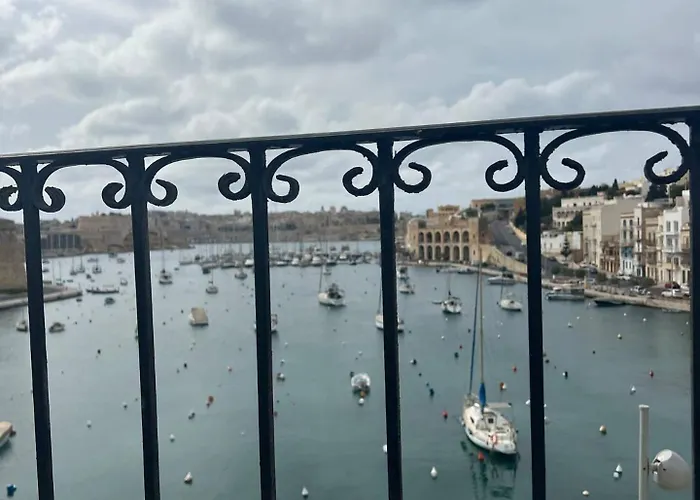 Frühstückspension Front Row Malta - Your Grand Harbour With Rooftop Terrace & Views Of Valletta