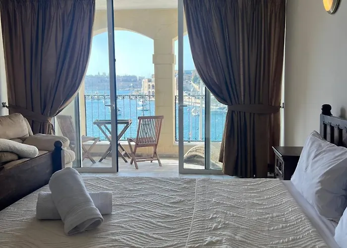 Front Row Malta - Your Grand Harbour With Rooftop Terrace & Views Of Valletta Frühstückspension 4*