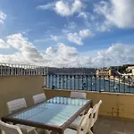 Nocleg ze śniadaniem Front Row Malta - Grand Harbour With Iconic Valletta Views 4*