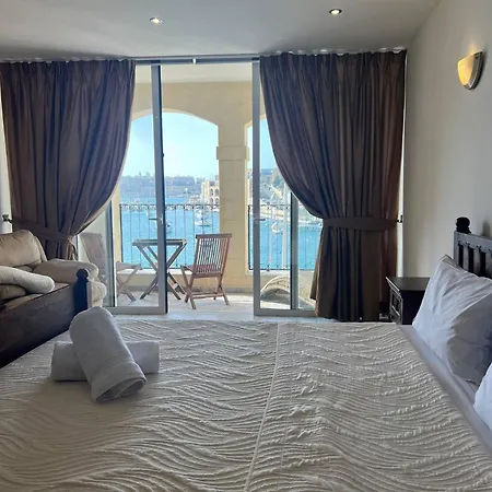 Front Row Malta - Grand Harbour With Iconic Valletta Views B&B 4*