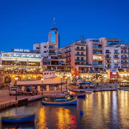 Front Row Malta - Waterfront Grand Harbour With Iconic Valletta Views Bed & Breakfast