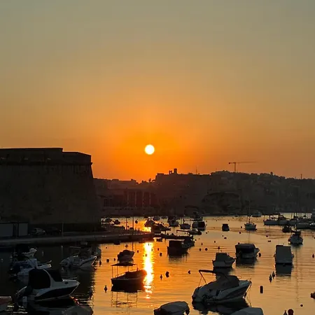 Front Row Malta - Grand Harbour With Iconic Valletta Views Kalkara