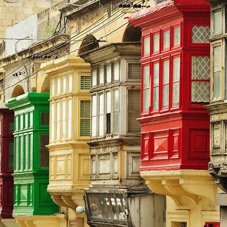 B&B Front Row Malta - Grand Harbour With Iconic Valletta Views