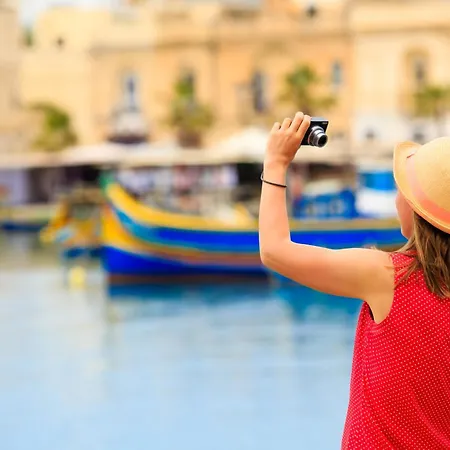 B&B Front Row Malta - Grand Harbour With Iconic Valletta Views
