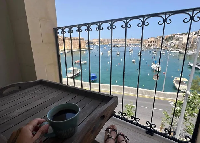 Front Row Malta - Your Grand Harbour With Rooftop Terrace & Views Of Valletta Bed & Breakfast