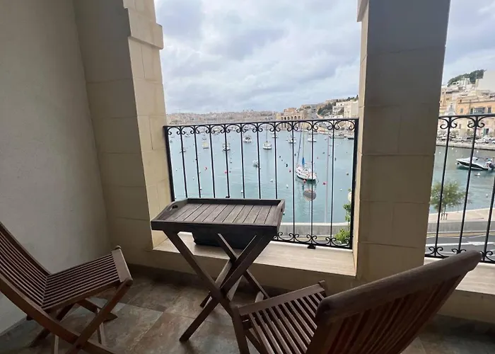 Bed & Breakfast Front Row Malta - Your Grand Harbour With Rooftop Terrace & Views Of Valletta