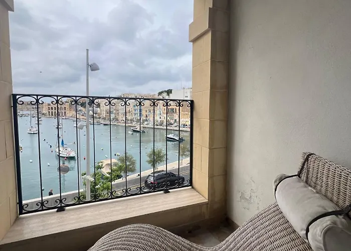 Front Row Malta - Your Grand Harbour With Rooftop Terrace & Views Of Valletta Bed & Breakfast 4*