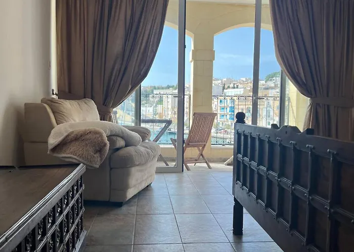 Bed & Breakfast Front Row Malta - Your Grand Harbour With Rooftop Terrace & Views Of Valletta 4*