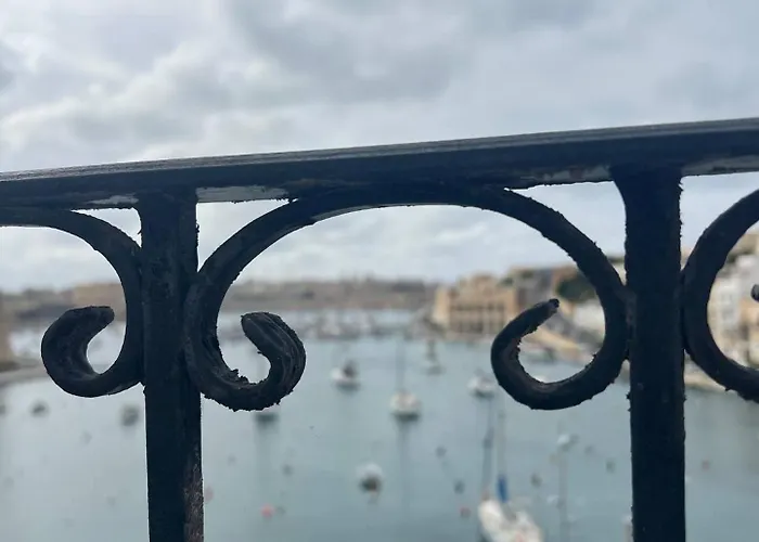 Front Row Malta - Your Grand Harbour With Rooftop Terrace & Views Of Valletta Nocleg ze śniadaniem