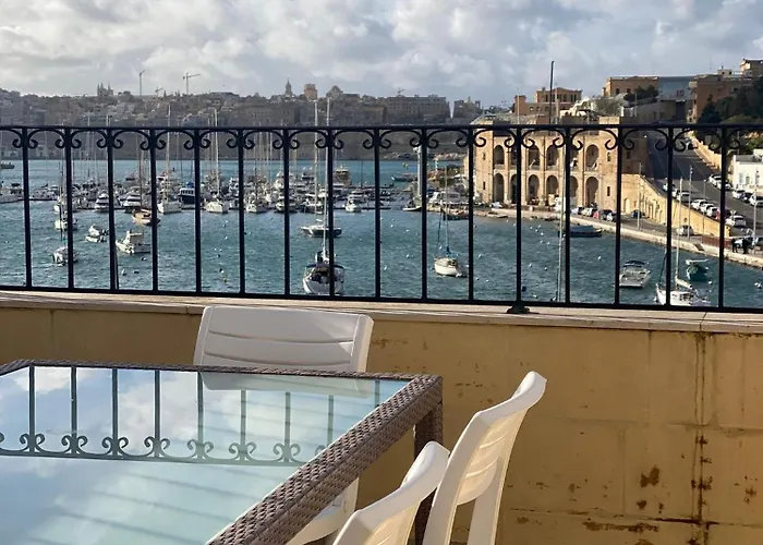 Front Row Malta - Grand Harbour With Iconic Valletta Views Bed and Breakfast Kalkara